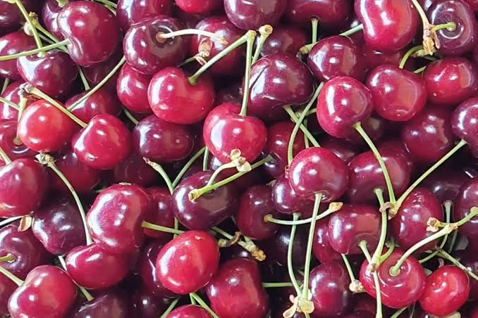 Cherries (per kg)